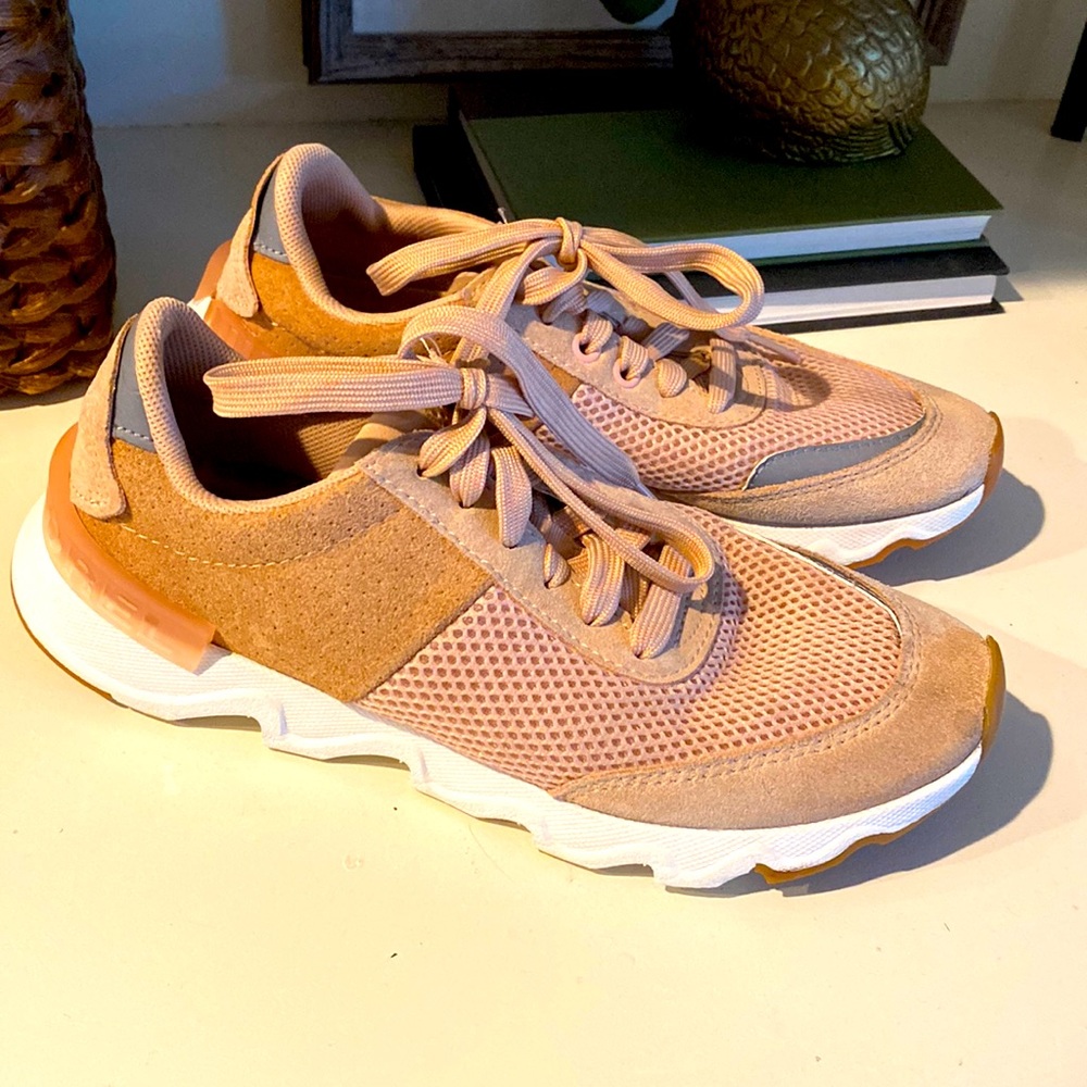 Sorel Tennis Shoes 7.5